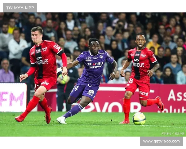 法甲：巴黎FC对阵甘冈，法乙赛场主场小胜